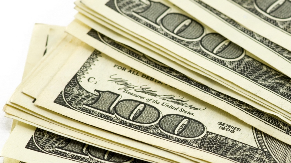 Dolar sakin başladı! İşte ilk rakamlar