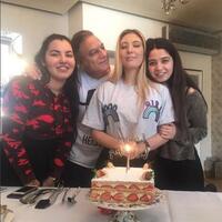 Yasmin Erbil doğum gününü kutladı