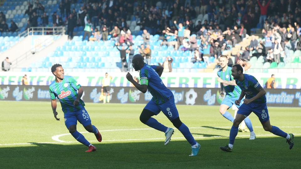 Çılgın maçta 5 gol, 2 kırmızı!