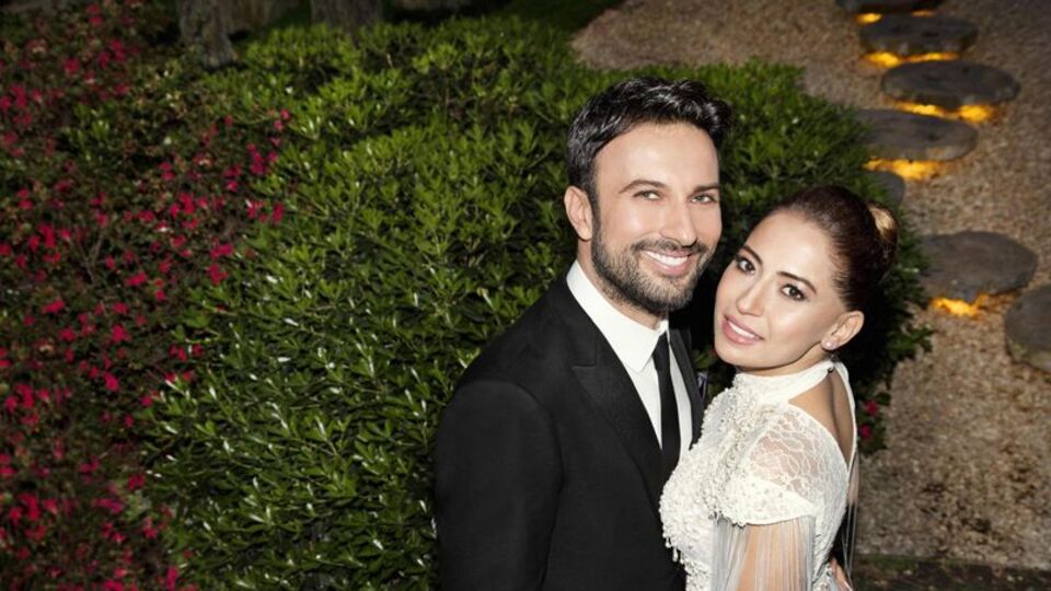Tarkan 'Beni çok sev'in klibinde kendi düğününü çekti