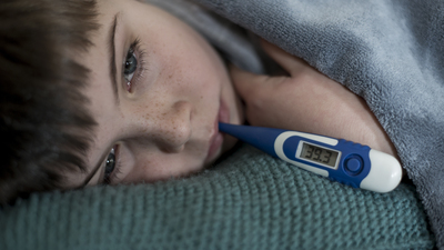 "Çocuklarda kulak kaşıntısı orta kulak iltihabının işareti olabilir"