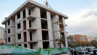 Kadıköy'de 5'inci kattan düşen işçi hayatını kaybetti
