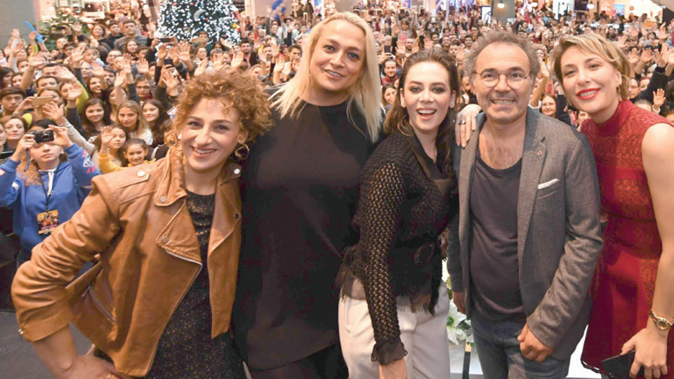 'Aile Arasında' İzmirlilerle buluştu