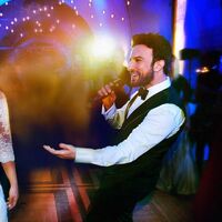 Tarkan, "Beni Çok Sev" klibi yayınlandı