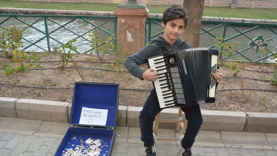 Küçük ellerin büyük hayali