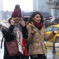 İstanbul’da kar küreme araçları ana yollara indi!