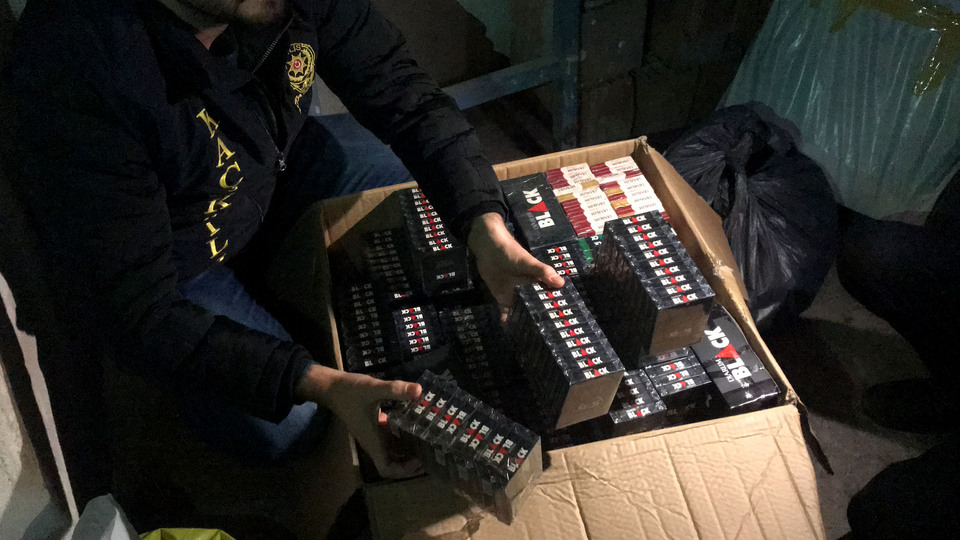 50 bin paket kaçak sigara ele geçirildi: 7 gözaltı