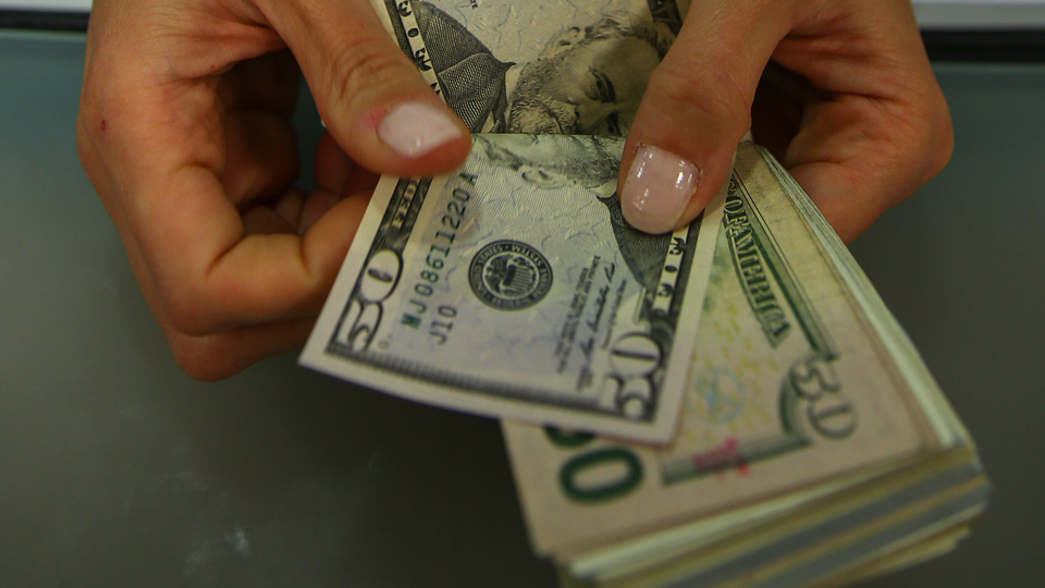 Dolar 3.85'in altına indi! İşte günün ilk rakamları