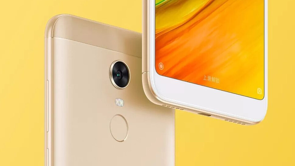 Yeni cep dostu telefonlarını tanıttı