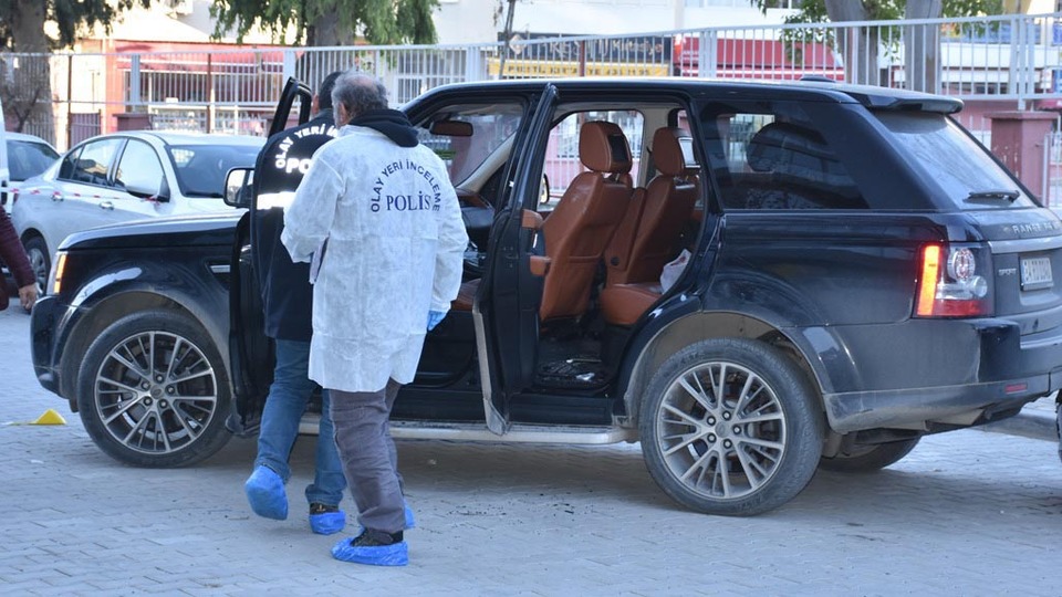 İzmir'de şok cinayet! İşadamı, cipinde başından vuruldu!