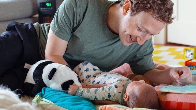 Facebook'un patronu 1 ay izne çıkıyor