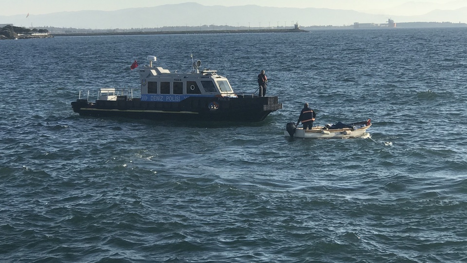 Pendik'te balıkçı teknesi battı! Bir kişi kayıp