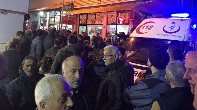 50 kişilik grup kahvehane bastı!