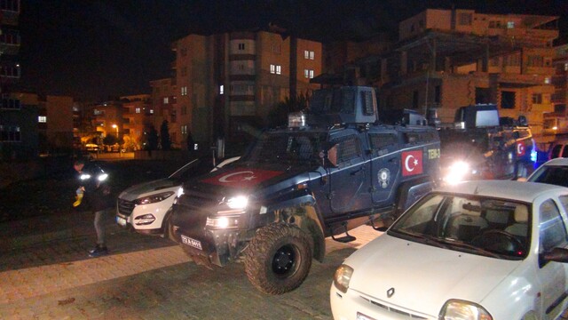 PTT araçlarına ses bombası atıldı