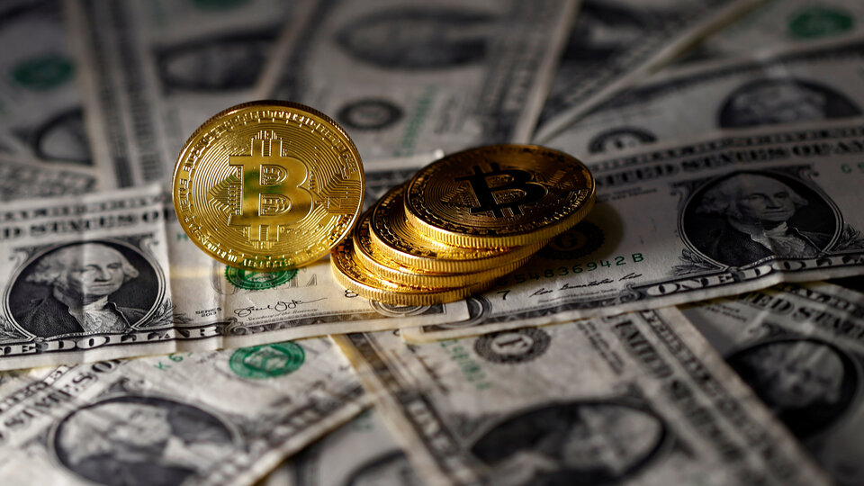 Bitcoin'de çılgın hareketler! Zirveden sert düştü