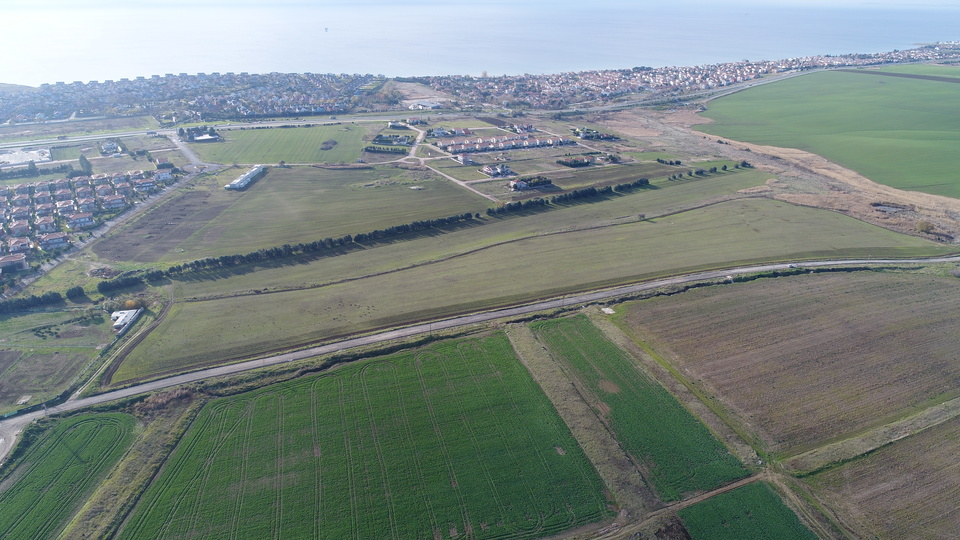 Tarlaya bina ekecekler!