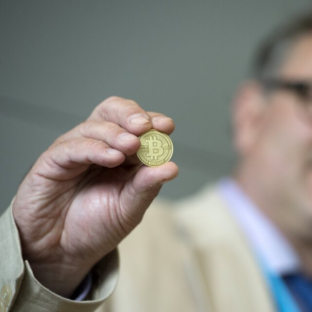 50 yıl içinde euro yok olacak demişti! Maaşını Bitcoin ile alıyormuş