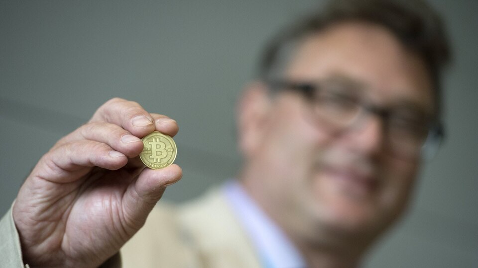 50 yıl içinde euro yok olacak demişti! Maaşını Bitcoin ile alıyormuş