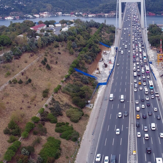 "36 saatte Münih'e gitmek istiyoruz ama 37 saatte Türkiye'den çıkamıyoruz"