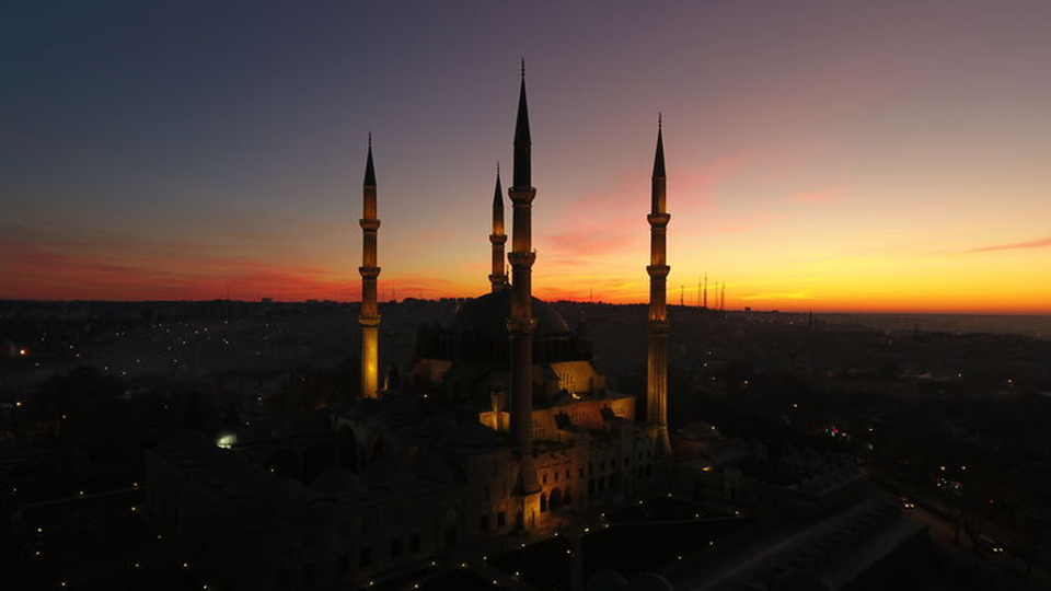 Selimiye Camisi zifiri karanlıkta bile göz alıcı!