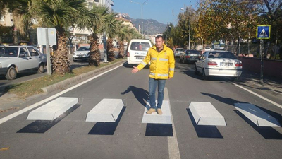 Aydın'da uygulanmaya başladı! Sürücüler bariyer zannedip yavaşlıyor