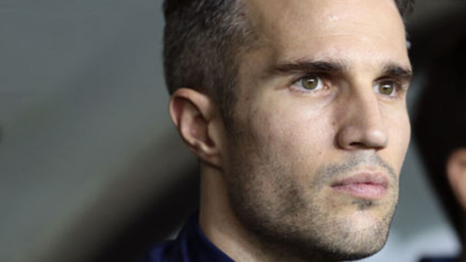 Van Persie gidiyor!