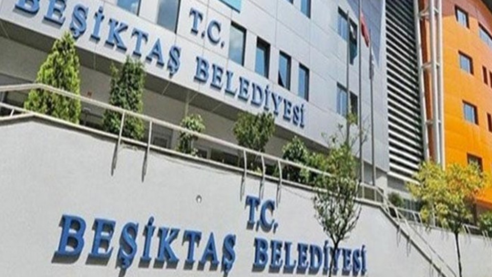 Beşiktaş Belediyesi'nin Noel ve Şeb-i Arus'un birlikte kutlanacağı etkinliği iptal edildi