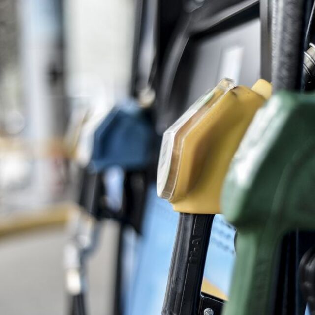 Benzine zam geldi