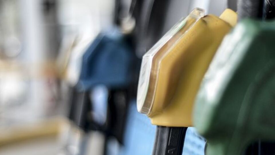 Benzine zam geldi