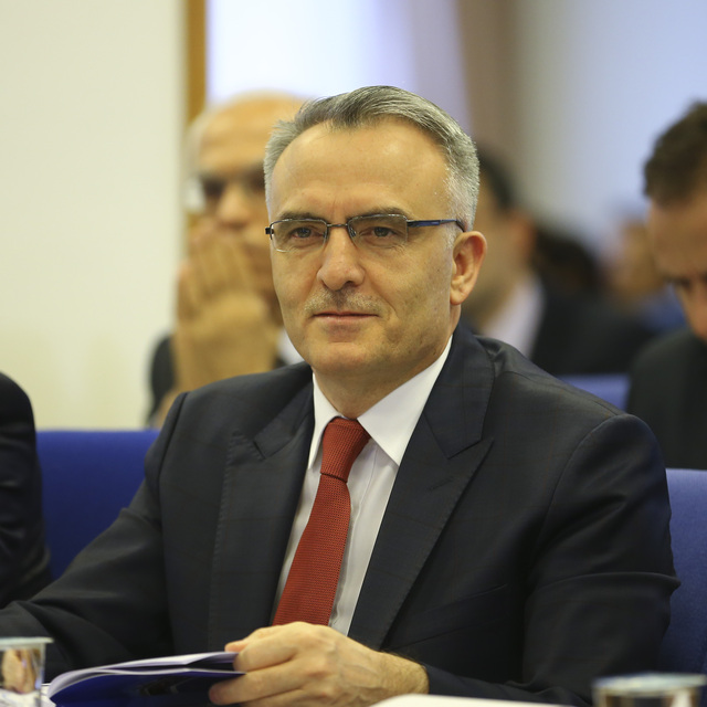 Kasımda bütçe fazla verdi