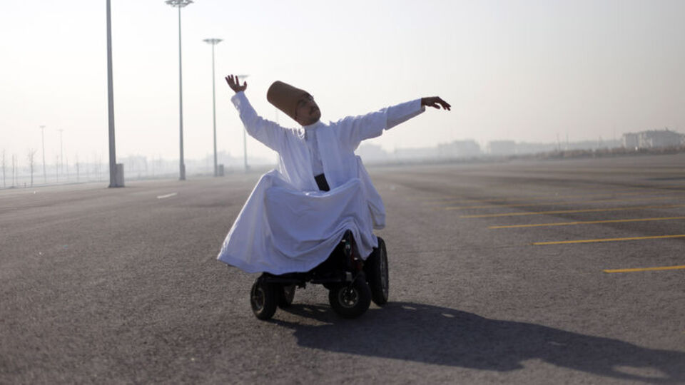 Engeline rağmen tutkusundan vazgeçmedi!