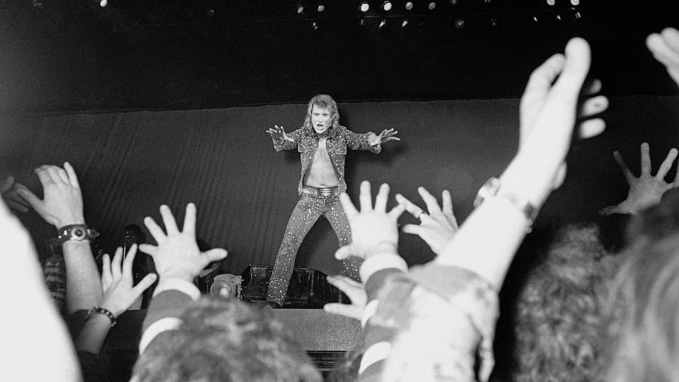 Johnny Hallyday; muzaffer yılların son sesi