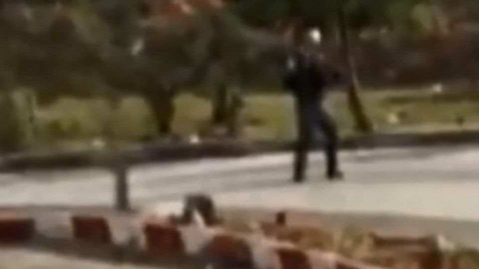 İsrail askerleri canlı yayında Filistinli göstericileri vurdu!