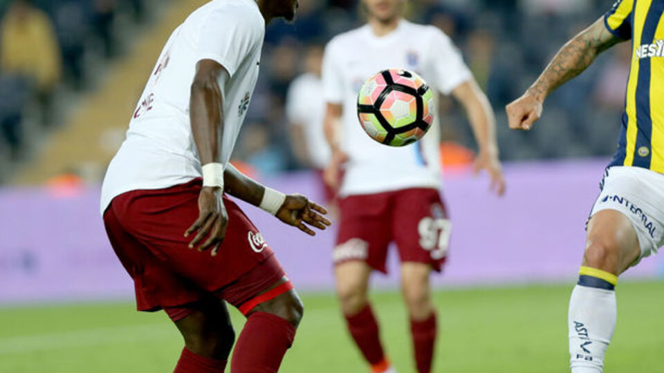 ''Boş sözleşmeye bile imza atarım''