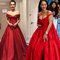 Demet Akalın’ın kırmızı elbisesi sosyal medyada olay oldu!