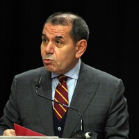 Dursun Özbek'ten ilk açıklama