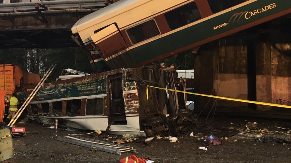 ABD'de feci tren kazası! ABD'de feci kaza! Tren raydan çıktı