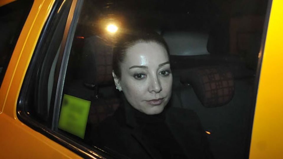 Kameraları görünce taksiden inmedi