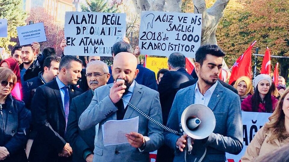 Sağlıkçılar uyarıyor: 470 bin diplomalı sağlıkçı atanmayı bekliyor