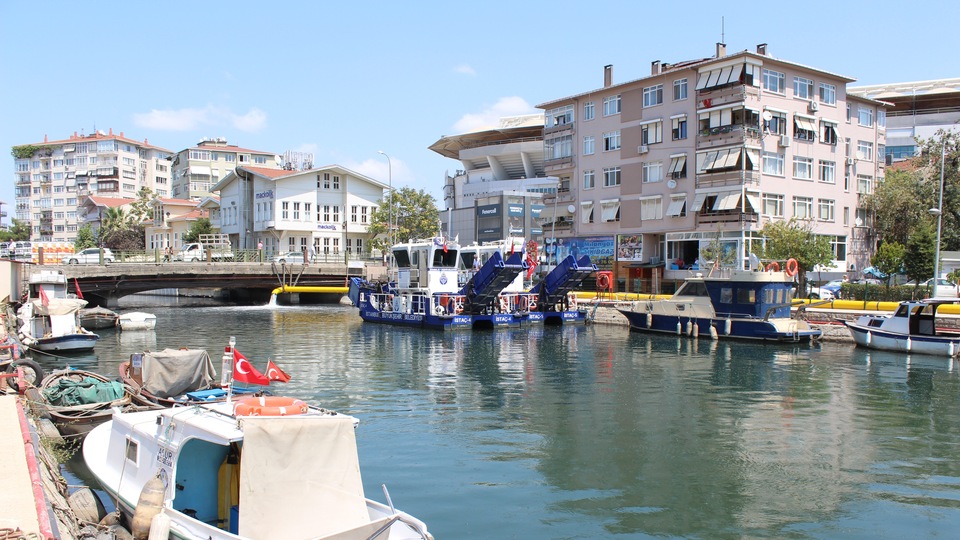 Kurbağalıdere Köprüsü yıkılıyor