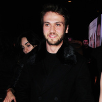 Galaya el ele geldiler