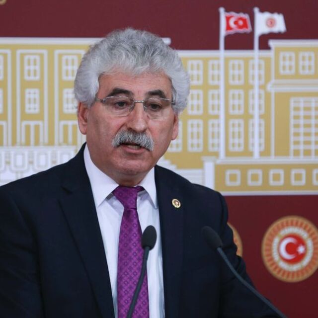CHP'li Mehmet Tüm, Türkçe Olimpiyatları için bastırılan paraları sordu