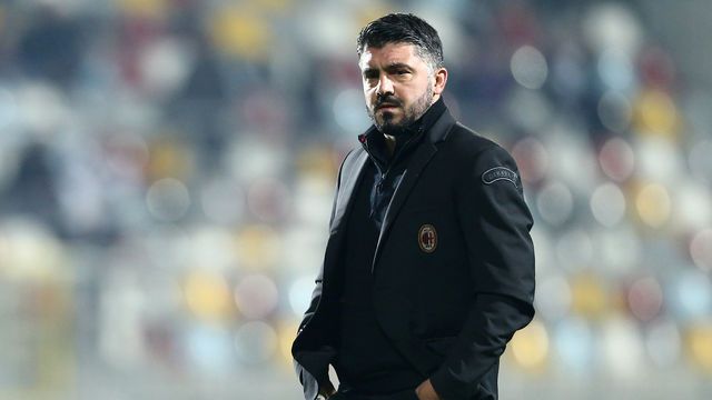 AC Milan eriyor...