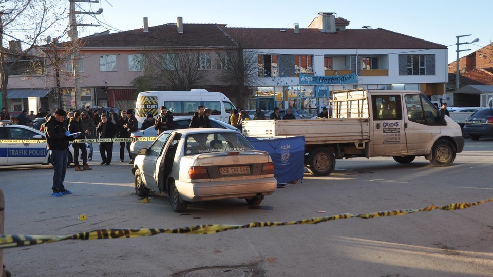 Eski muhtar kaza sonrası tartıştığı sürücüyü öldürdü