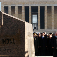 İsmet İnönü, Anıtkabir'deki mezarı başına anıldı