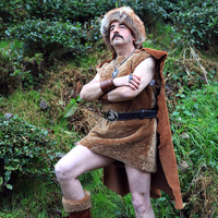 Tahta kılıcını yanından ayırmıyor! İşte Hun savaşçısı 'Rizeli Tarkan'