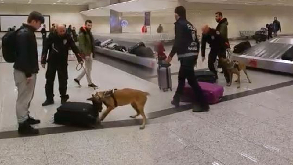 Hollanda'ya Atatürk Havalimanı'nda misilleme!