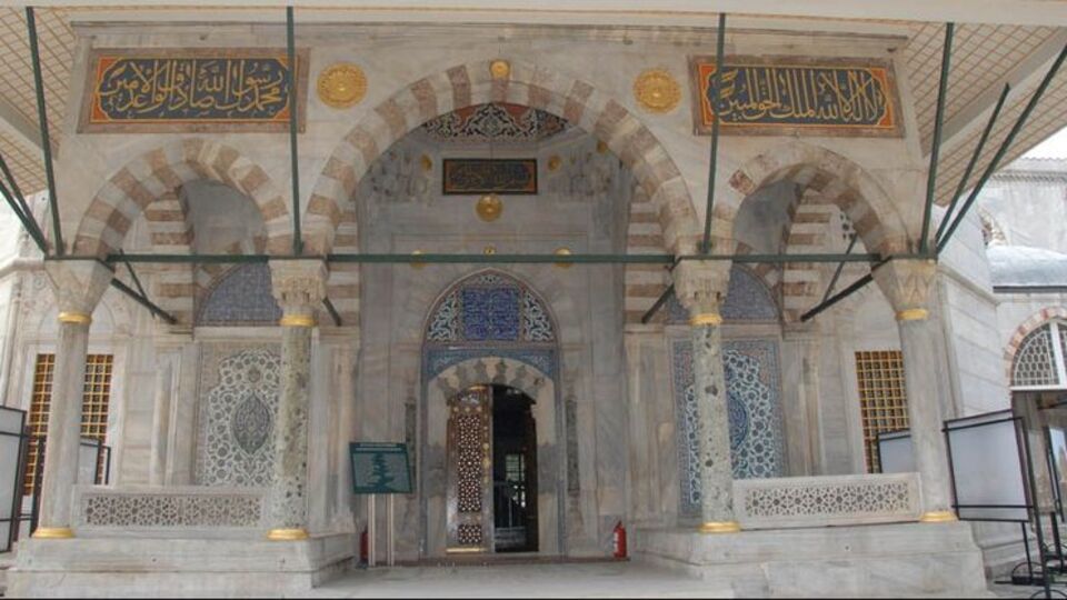 Ayasofya 100 yıldır 4 asırlık çinileri bekliyor