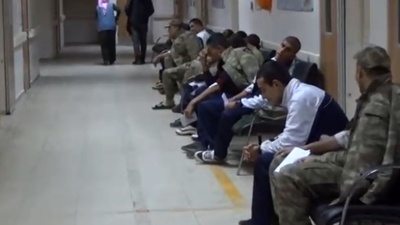 Kışlada gıda zehirlenmesi! Çok sayıda asker hastaneye kaldırıldı