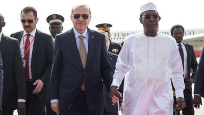 Cumhurbaşkanı Erdoğan Çad'da resmi törenle karşılandı